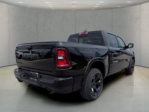 Diamond Black Crystal Pearlcoat 2027 RAM 1500 Big Horn/Lone Star