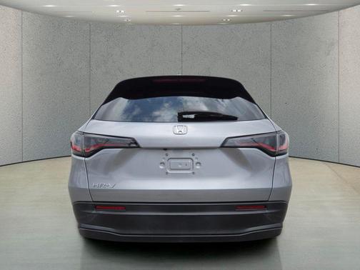 Lunar Silver Metallic 2023 Honda HR-V LX