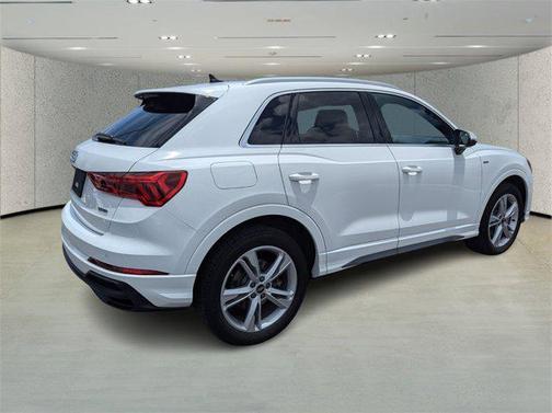 2021 Audi Q3 45 S line Premium
