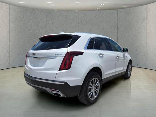 Crystal White Tricoat 2023 Cadillac XT5 Premium Luxury