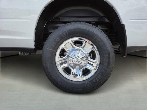 2026 RAM 2500 Tradesman Crew Cab 4x4 8' Box