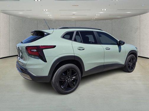 Cacti Green 2025 Chevrolet Trax FWD ACTIV