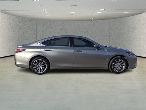 2021 Lexus ES 300h Base