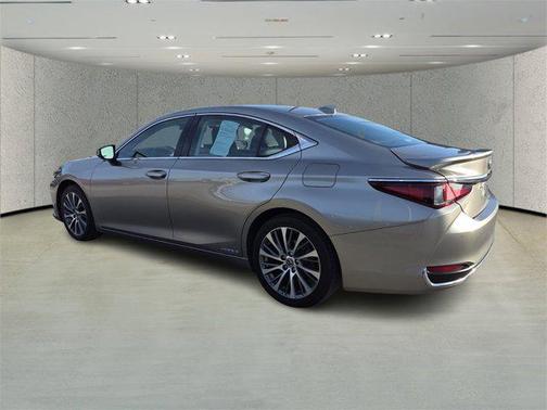 2021 Lexus ES 300h Base