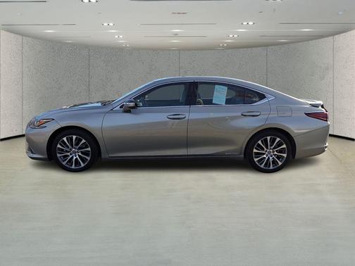 2021 Lexus ES 300h Base