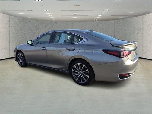2021 Lexus ES 300h Base