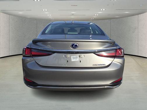 2021 Lexus ES 300h Base