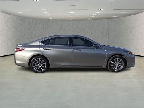 2021 Lexus ES 300h Base