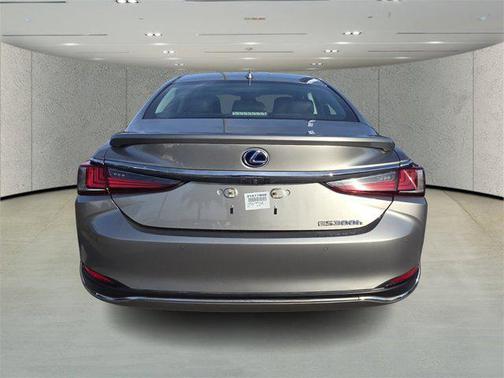 2021 Lexus ES 300h Base