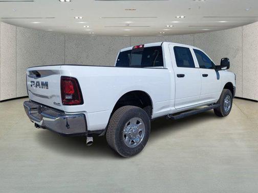 2026 RAM 2500 Tradesman Crew Cab 4x4 6'4' Box