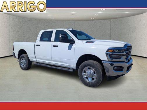 2026 RAM 2500 Tradesman Crew Cab 4x4 6'4' Box