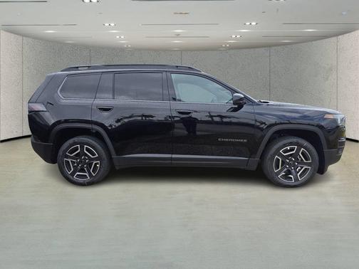 Diamond Black Crystal Pearlcoat 2026 Jeep Cherokee Limited