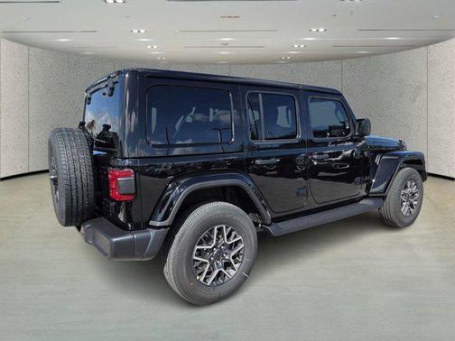 2026 Jeep Wrangler 4-Door Sahara 4x4