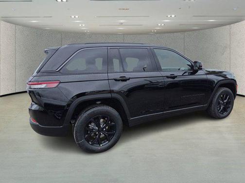 2026 Jeep Grand Cherokee Altitude