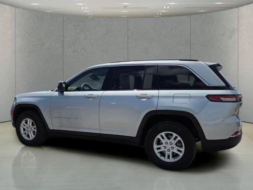 Silver Zynith 2024 Jeep Grand Cherokee Laredo