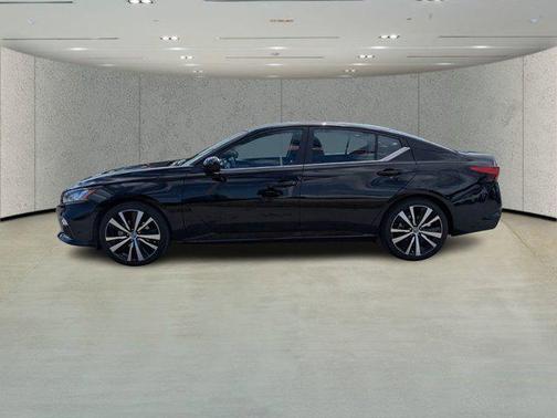 2022 Nissan Altima SR FWD