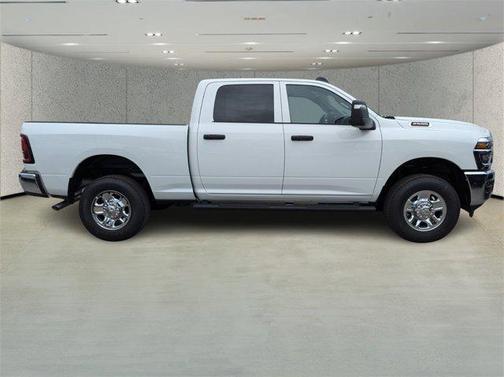 2025 RAM 2500 Tradesman Crew Cab 4x4 6'4' Box