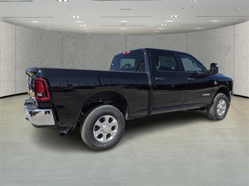 2025 RAM 2500 Big Horn Crew Cab 4x4 6'4' Box