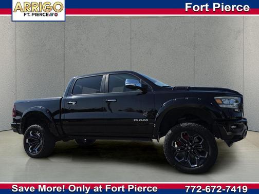 Diamond Black Crystal Pearlcoat 2022 RAM 1500 Laramie