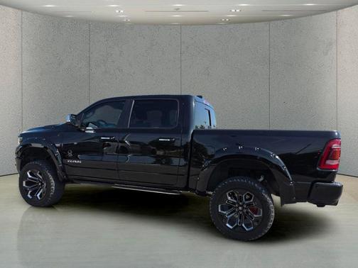 Diamond Black Crystal Pearlcoat 2022 RAM 1500 Laramie
