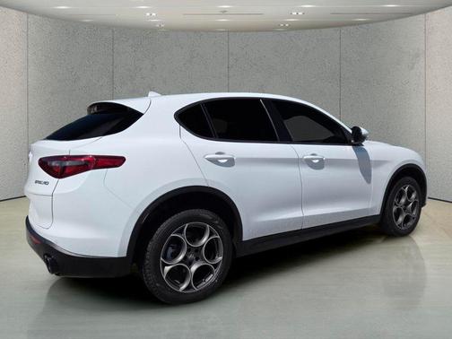 Alfa White 2023 Alfa Romeo Stelvio Sprint RWD