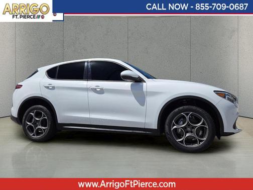Alfa White 2023 Alfa Romeo Stelvio Sprint RWD