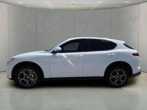 Alfa White 2023 Alfa Romeo Stelvio Sprint RWD