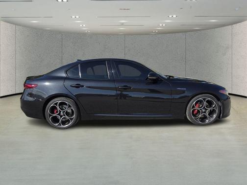 2022 Alfa Romeo Giulia Ti