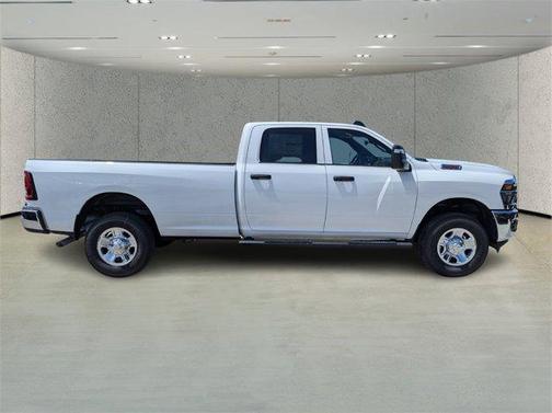 2025 RAM 2500 Tradesman Crew Cab 4x4 8' Box