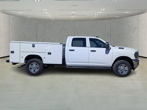 2025 RAM 2500 Tradesman Crew Cab 4x4 8' Box