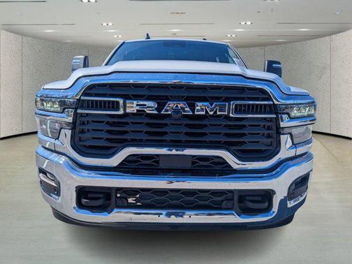 2025 RAM 2500 Tradesman Crew Cab 4x4 8' Box