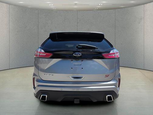 Iconic Silver Metallic 2020 Ford Edge ST
