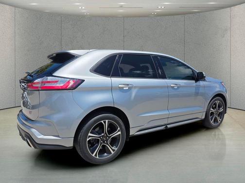 Iconic Silver Metallic 2020 Ford Edge ST