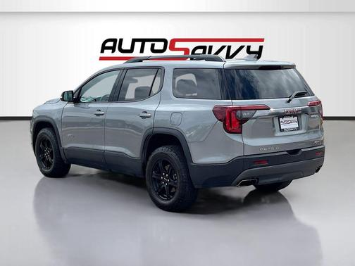 Sterling Metallic 2023 GMC Acadia AWD AT4