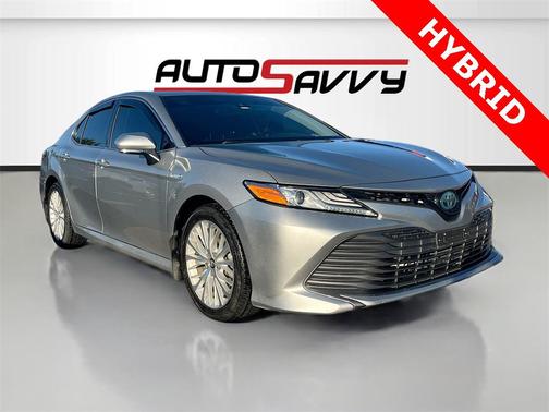 2020 Toyota Camry Hybrid XLE