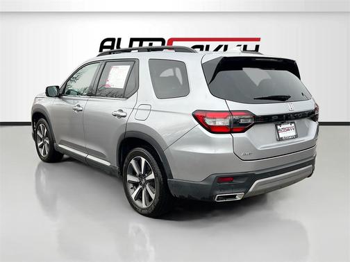 2024 Honda Pilot Touring 8-Passenger