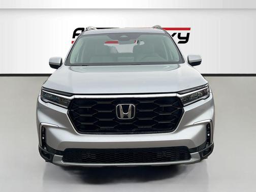 2024 Honda Pilot Touring 8-Passenger