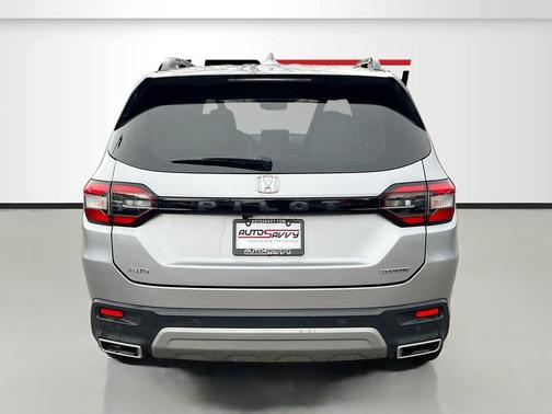 2024 Honda Pilot Touring 8-Passenger