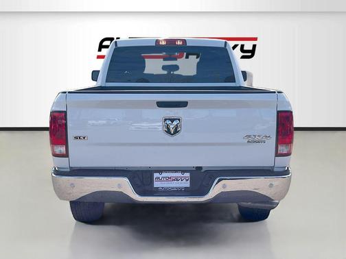 Bright White Clearcoat 2022 RAM 1500 Classic SLT