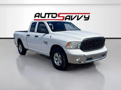 Bright White Clearcoat 2022 RAM 1500 Classic SLT