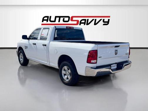 Bright White Clearcoat 2022 RAM 1500 Classic SLT