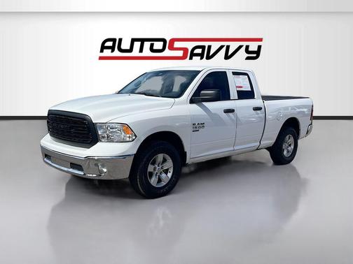 Bright White Clearcoat 2022 RAM 1500 Classic SLT
