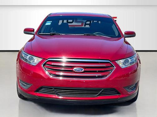 Ruby Red Metallic Tinted Clearcoat 2018 Ford Taurus SEL