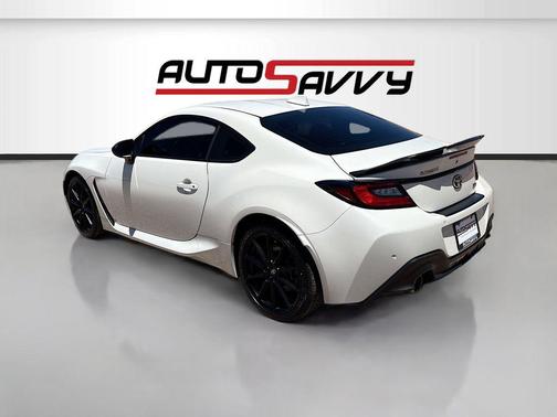 Halo 2025 Toyota GR86 Premium