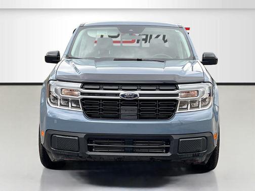 Azure Gray Metallic Tri-Coat 2024 Ford Maverick Lariat