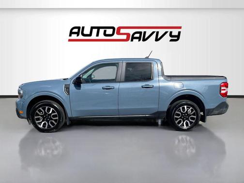 Azure Gray Metallic Tri-Coat 2024 Ford Maverick Lariat