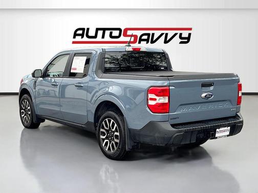 Azure Gray Metallic Tri-Coat 2024 Ford Maverick Lariat