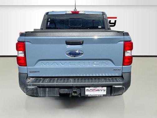 Azure Gray Metallic Tri-Coat 2024 Ford Maverick Lariat