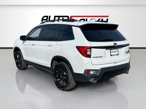 Platinum White Pearl 2024 Honda Passport AWD Black