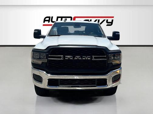Bright White Clearcoat 2023 RAM 2500 Big Horn Crew Cab 4x4 6'4' Box
